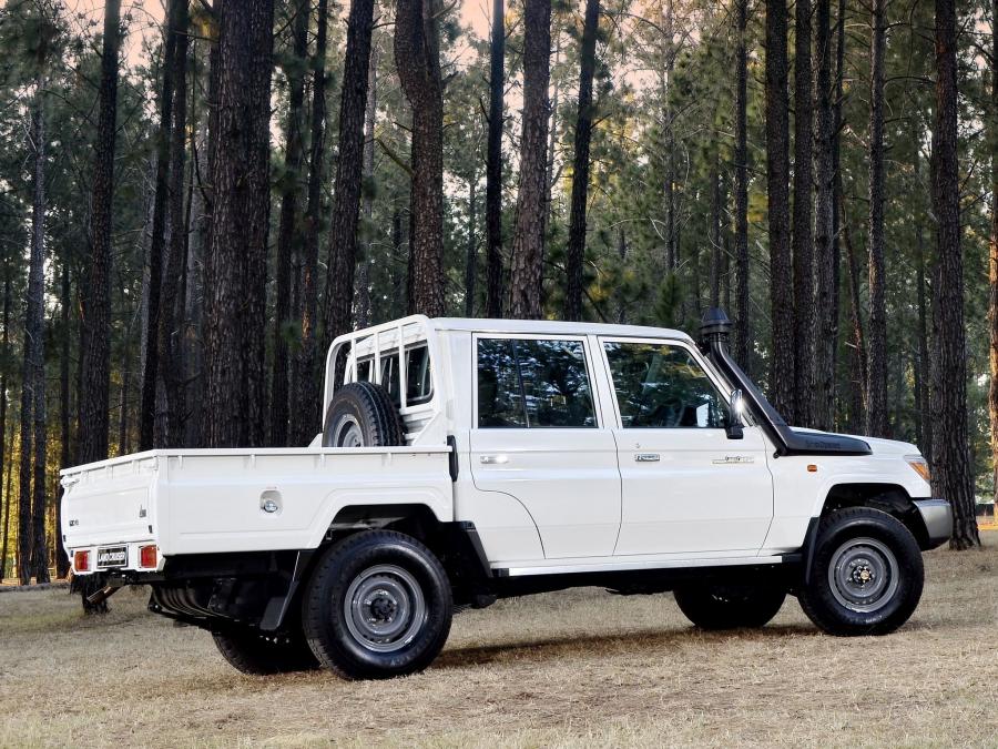  Toyota Land Cruiser Double Cab LX 2012 года  (ZA) (фото 3 из 16)